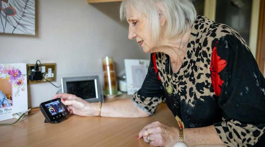 Power to the People! Energy Bills Slashed by 7% in April Cut